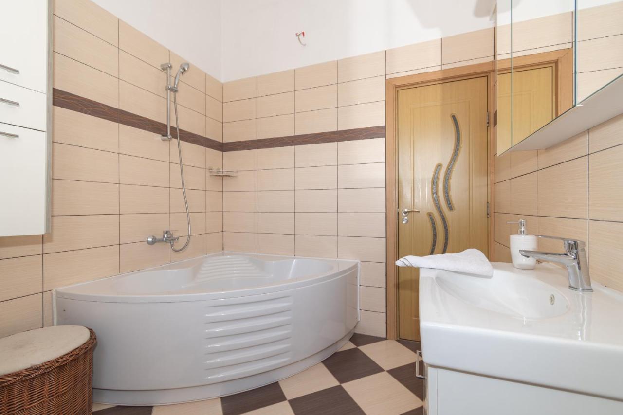 Villa Bravic Kraj  ภายนอก รูปภาพ