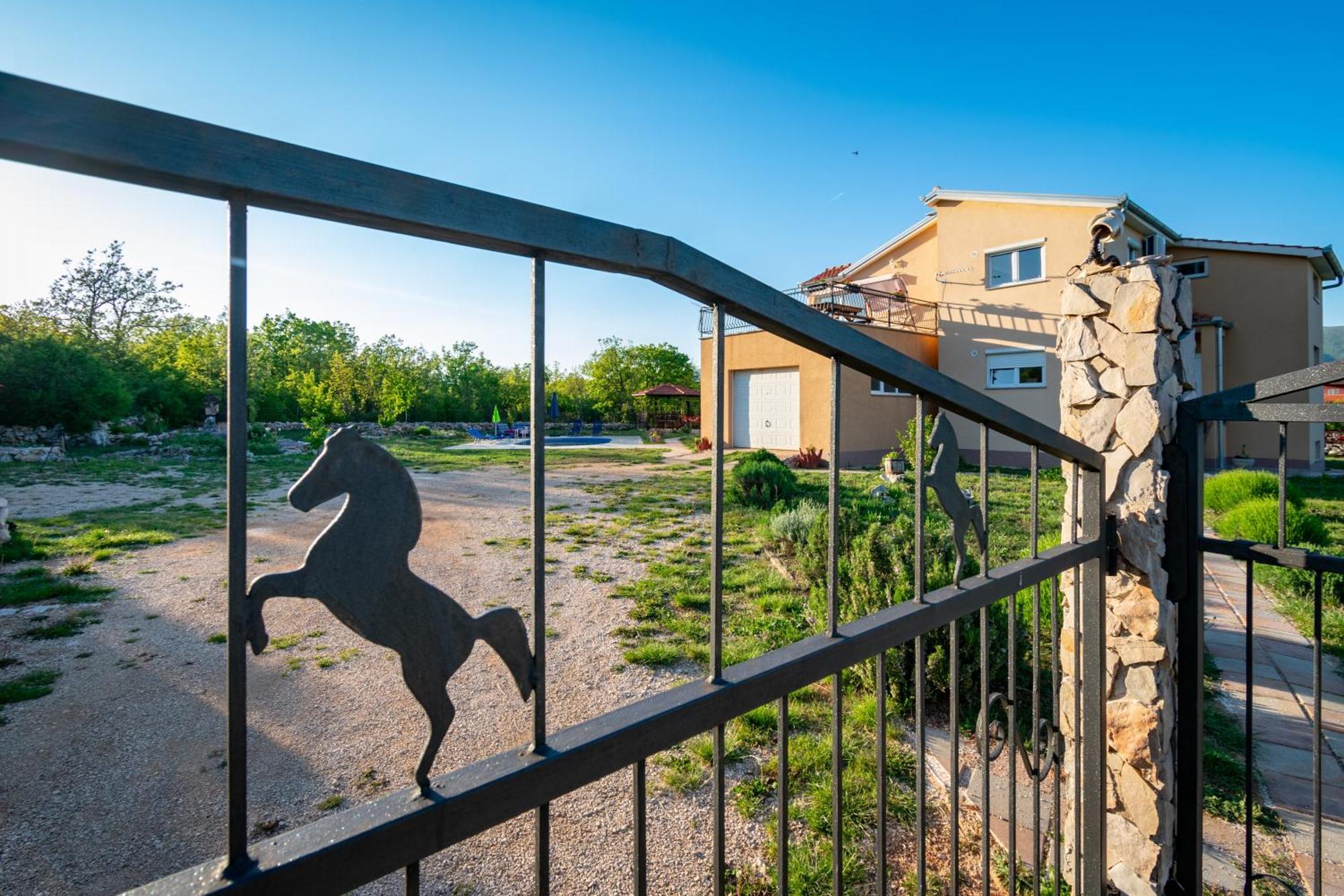 Villa Bravic Kraj  ภายนอก รูปภาพ
